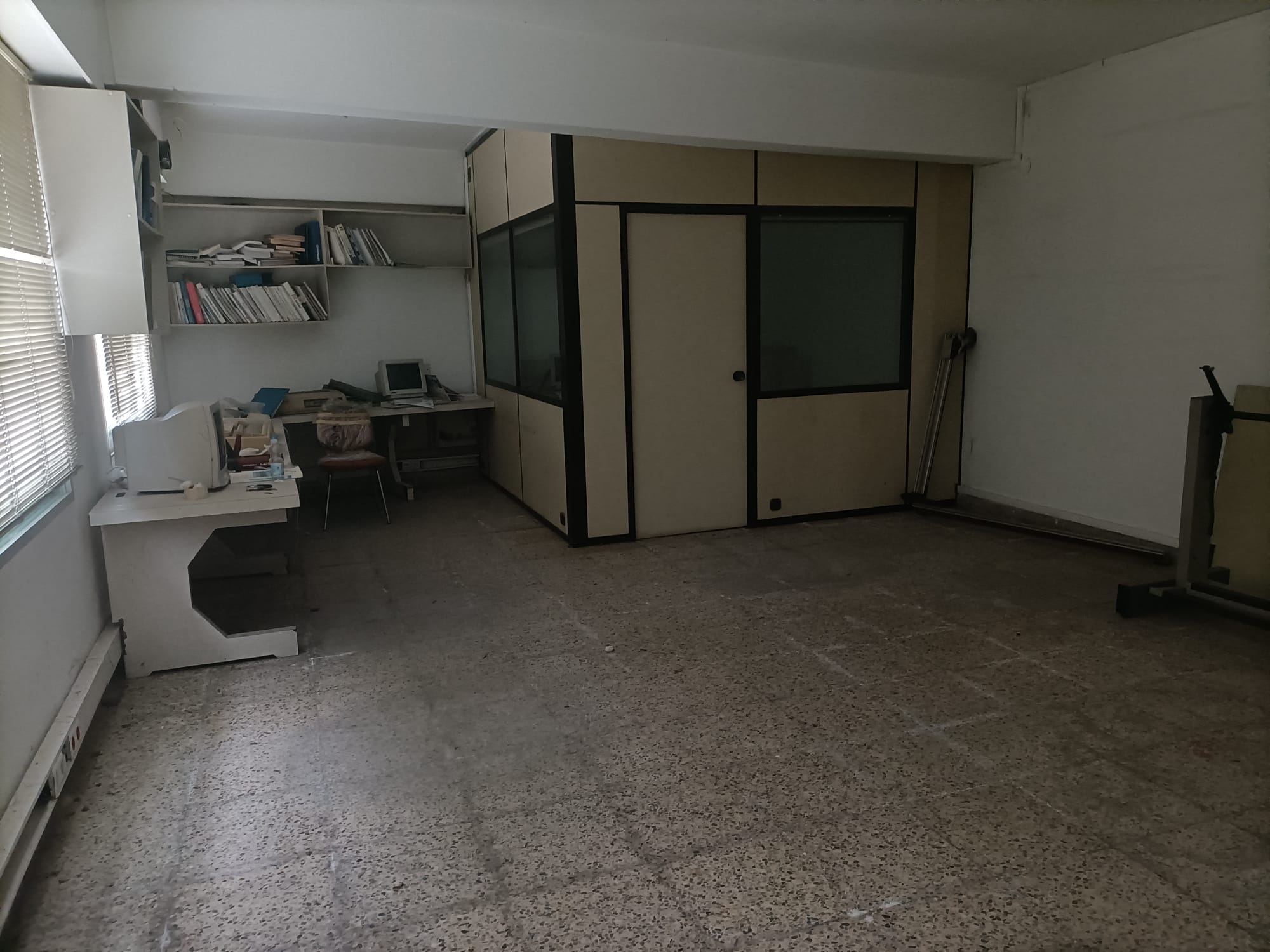 Alquiler nave industrial en el Crucero. Posibilidad de montar diferentes negocios. Ven a verlo!!!