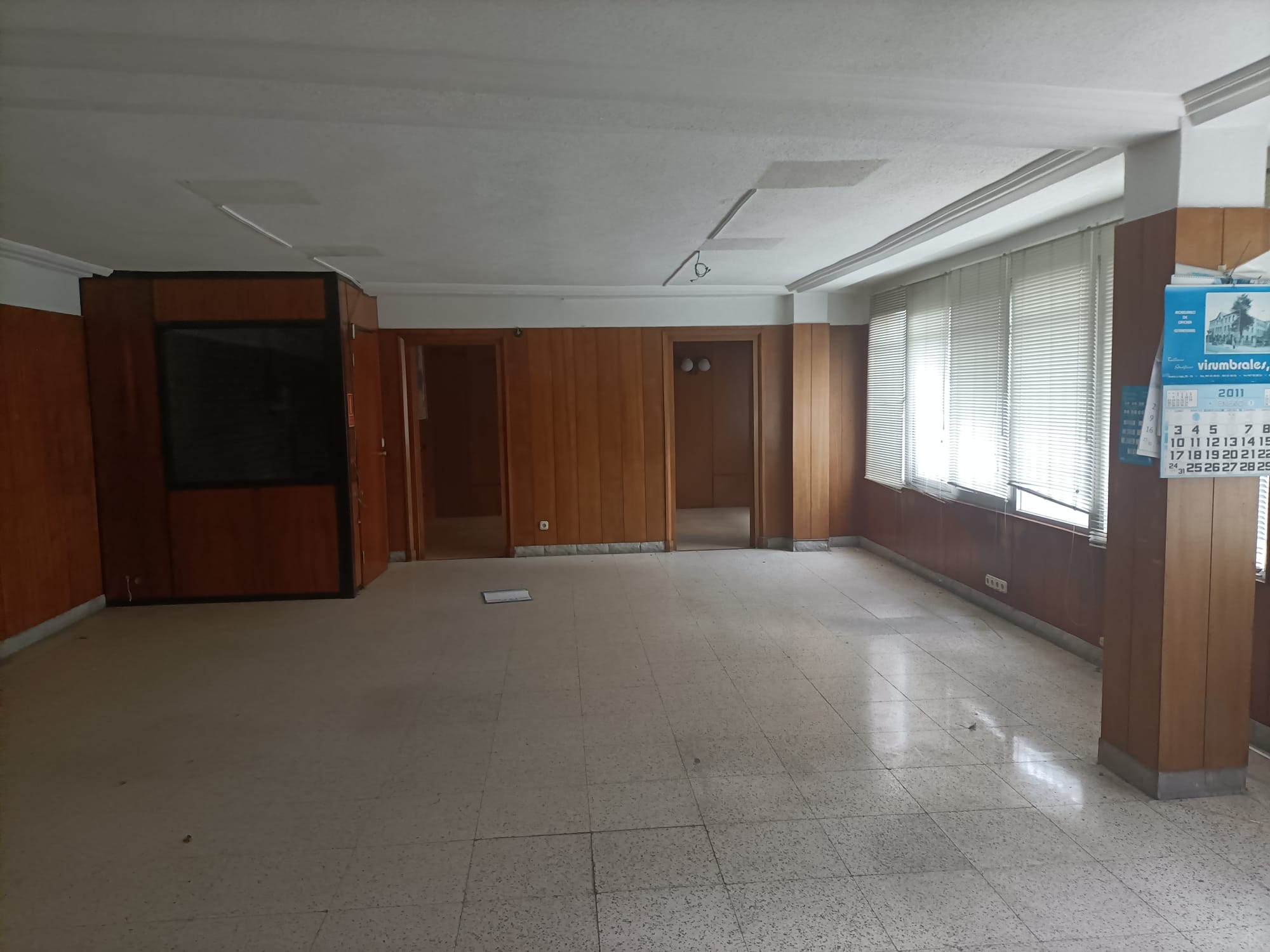 Alquiler nave industrial en el Crucero. Posibilidad de montar diferentes negocios. Ven a verlo!!!