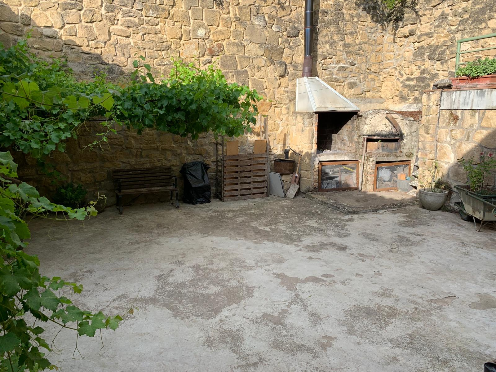 Bodega a la venta en Cuzcurrita de rio Tiron