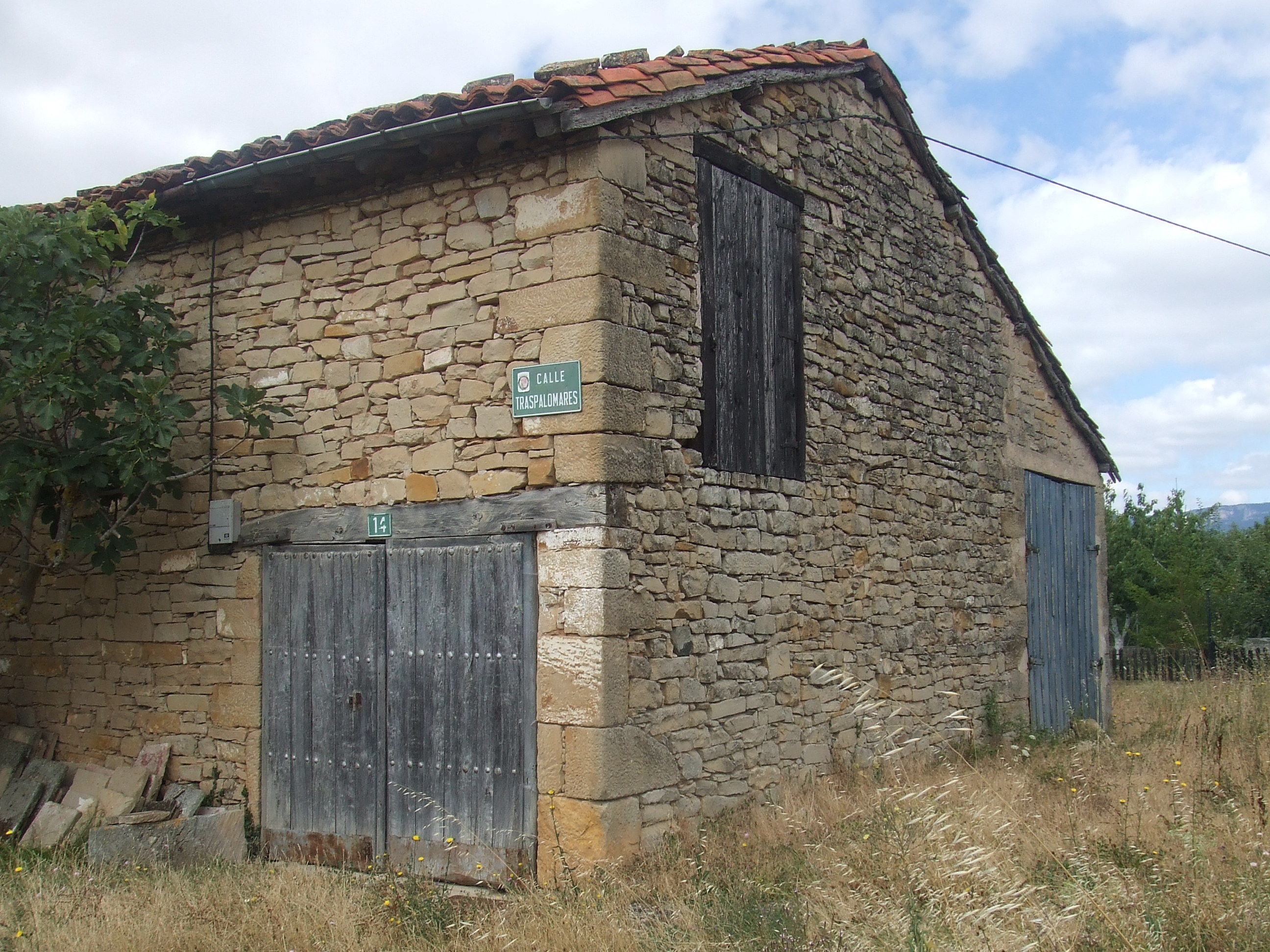 Antiguo pajar con 1.600 m2 de terreno en Fontecha