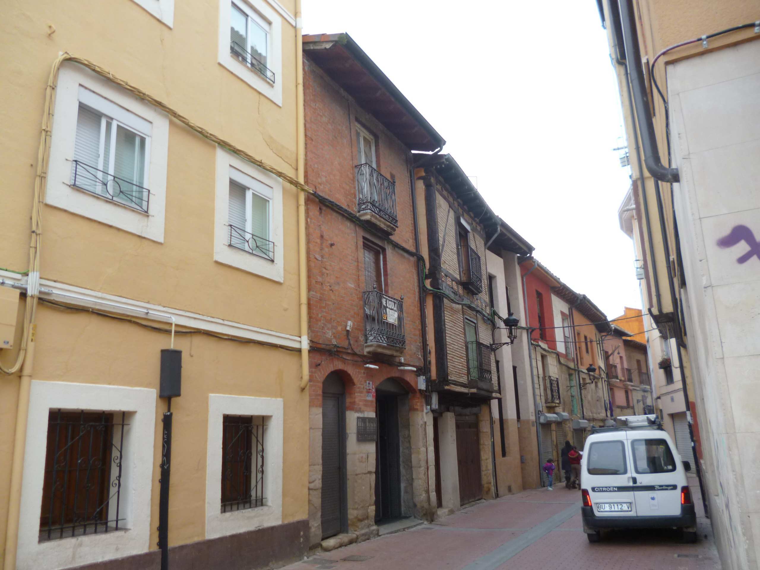 Two-storey house more local as a bar in the old