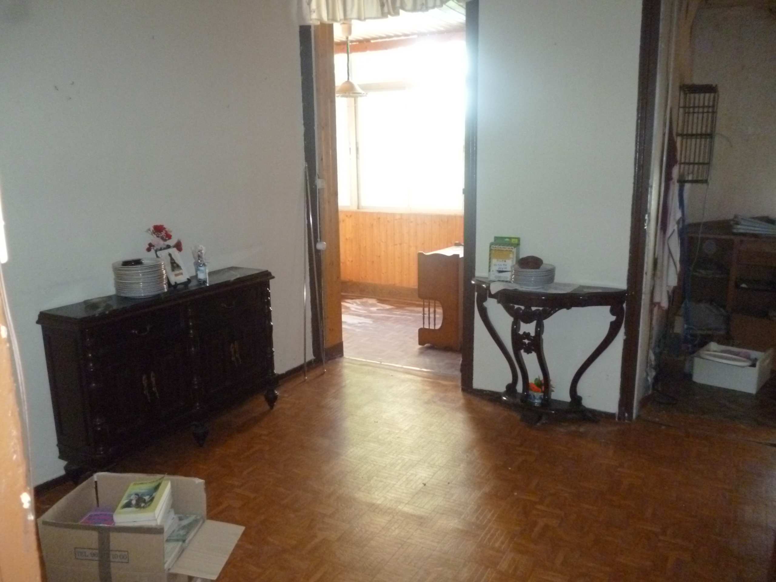 House with attic and interior patio area with land in the center of Miranda