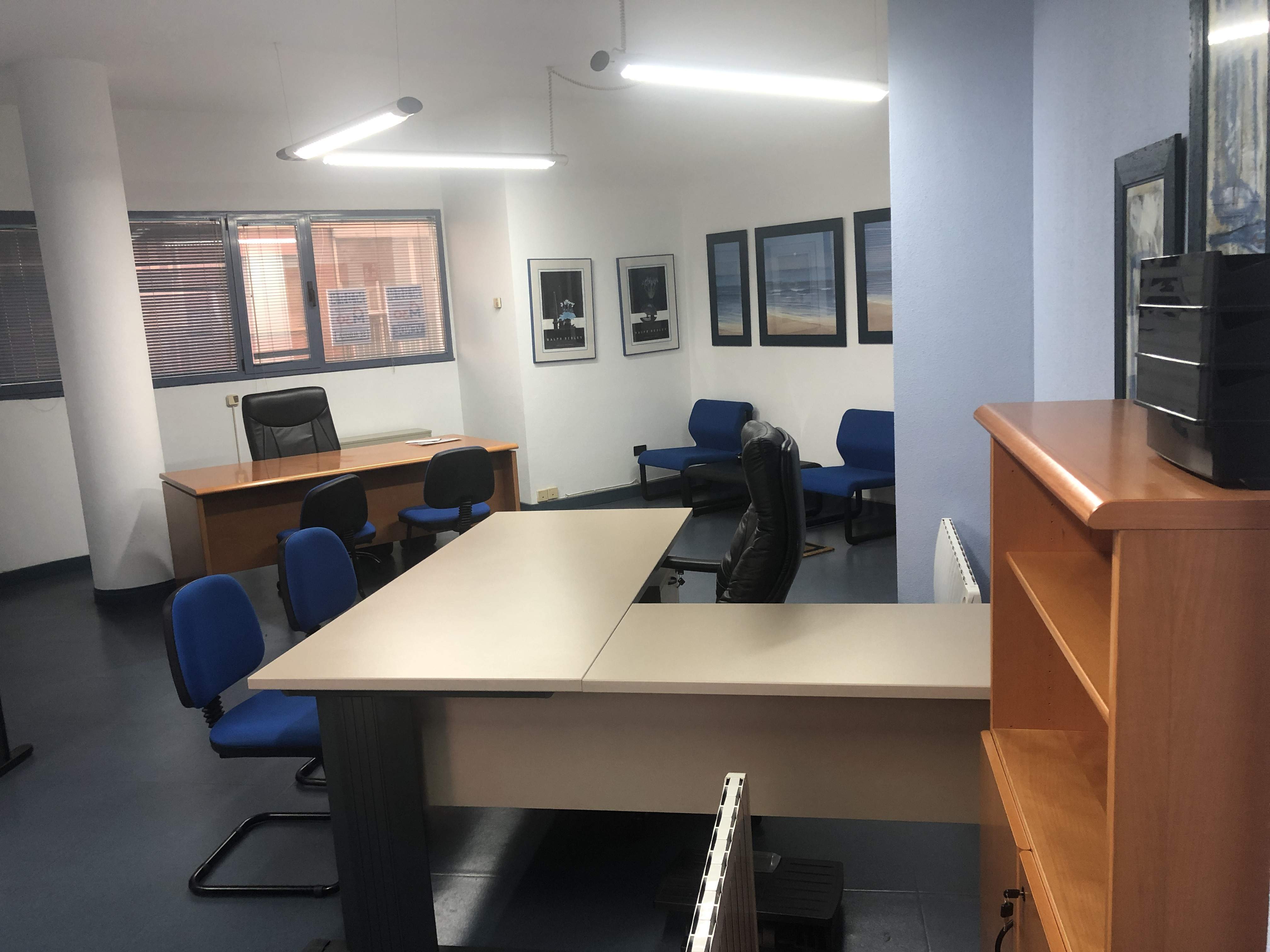 Oficina totalmente habilitada en el centro