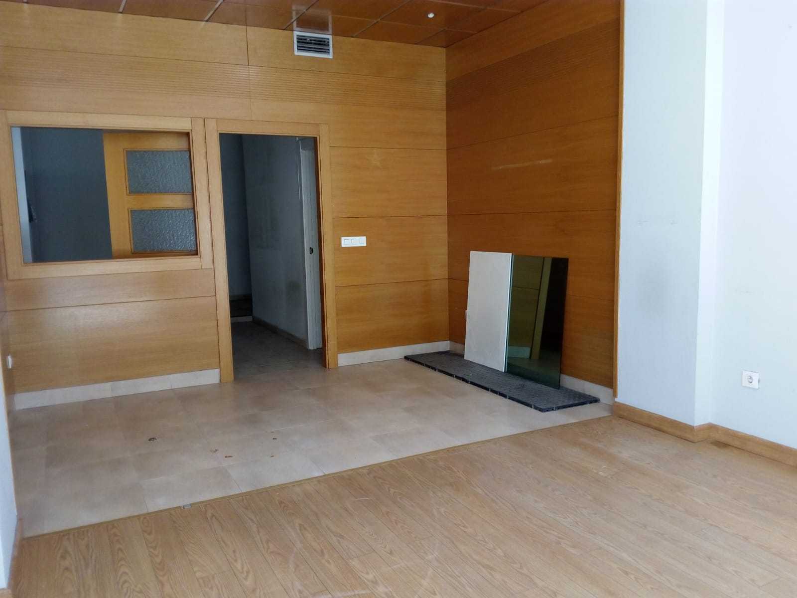 Alquiler de local comercial en Calle Arenal