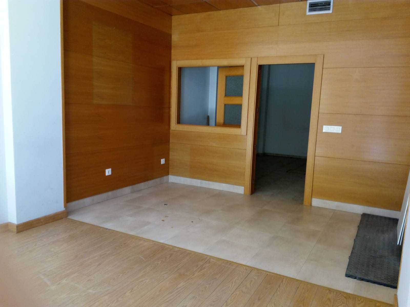 Alquiler de local comercial en Calle Arenal