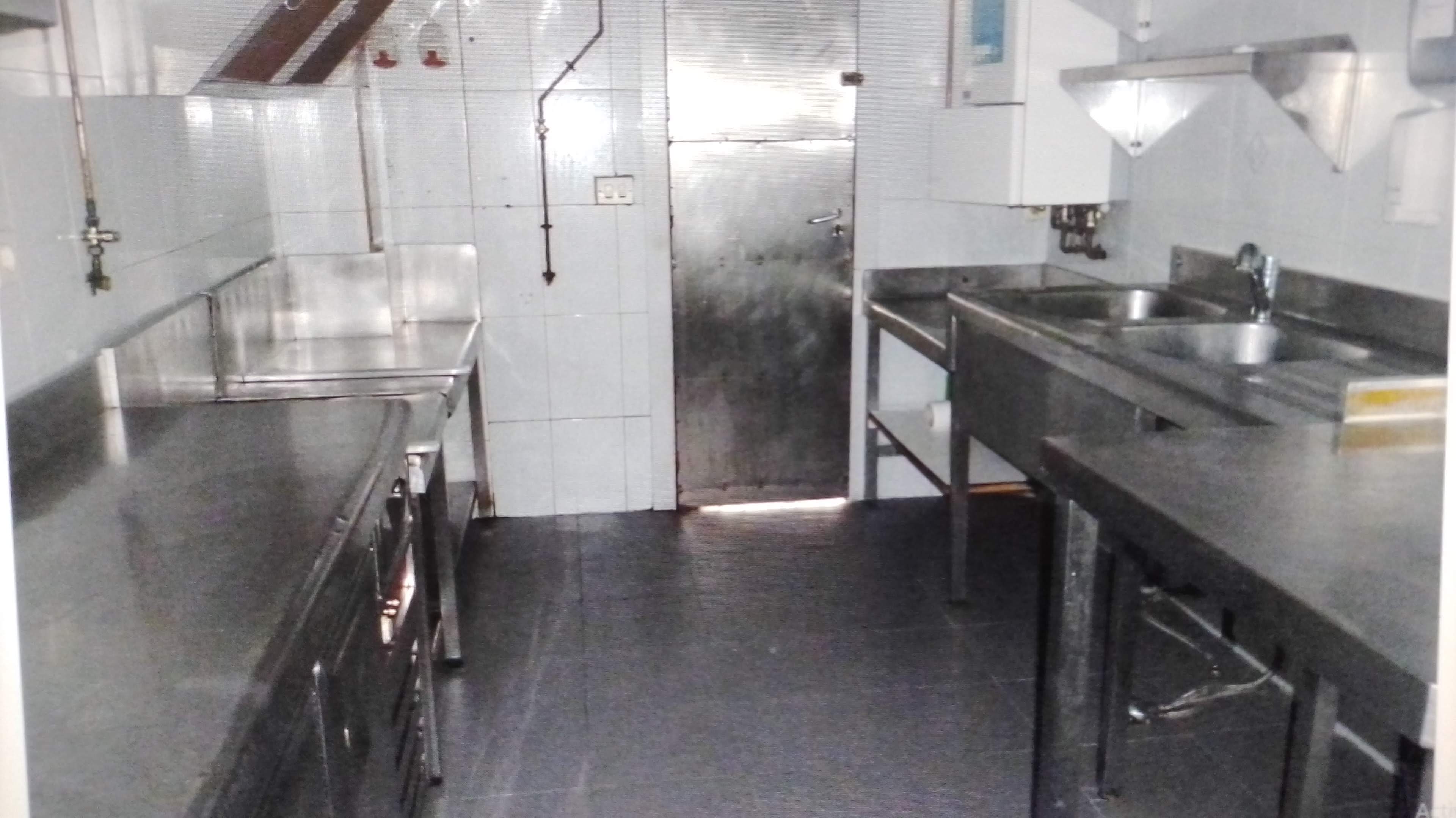 Local for sale in the city center